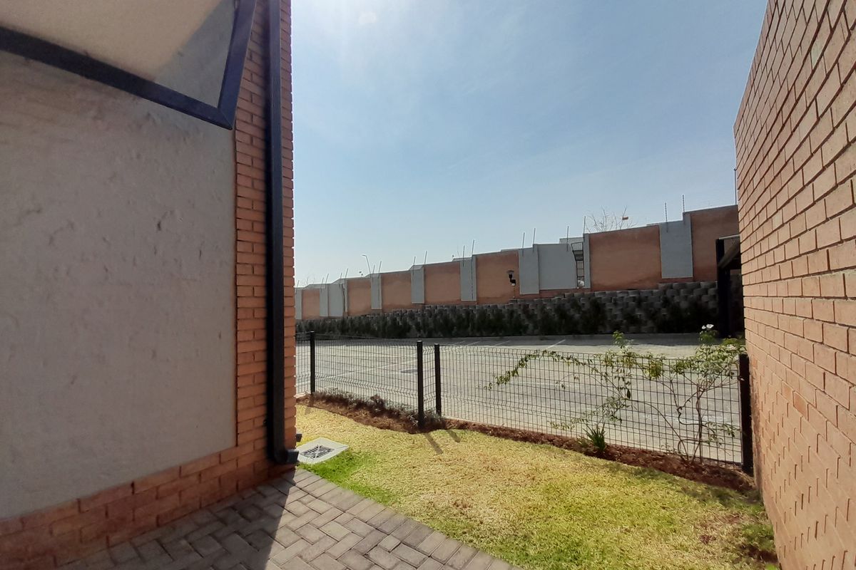 Waterfall Ridge Apartments – Ground Floor 2 Bedroom, 2 Bathroom Unit - Photo 2