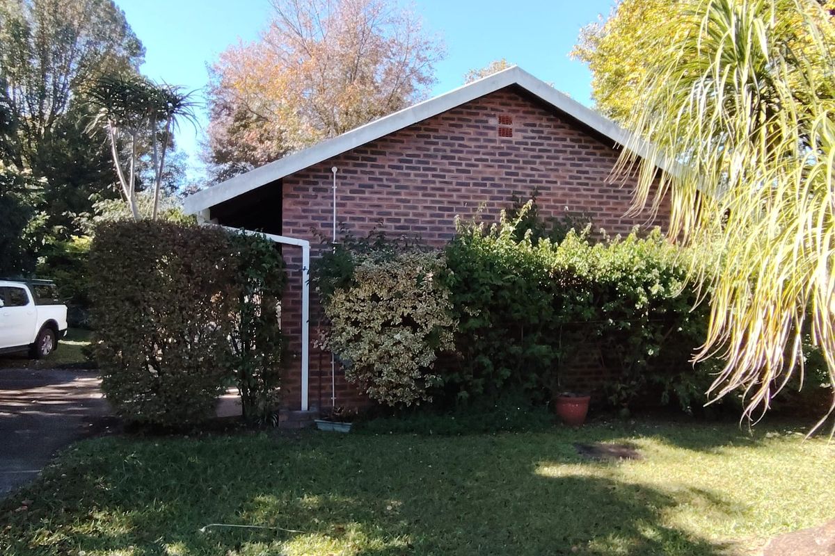 3 Bedroom Simplex to Let in Howick North - Photo 3