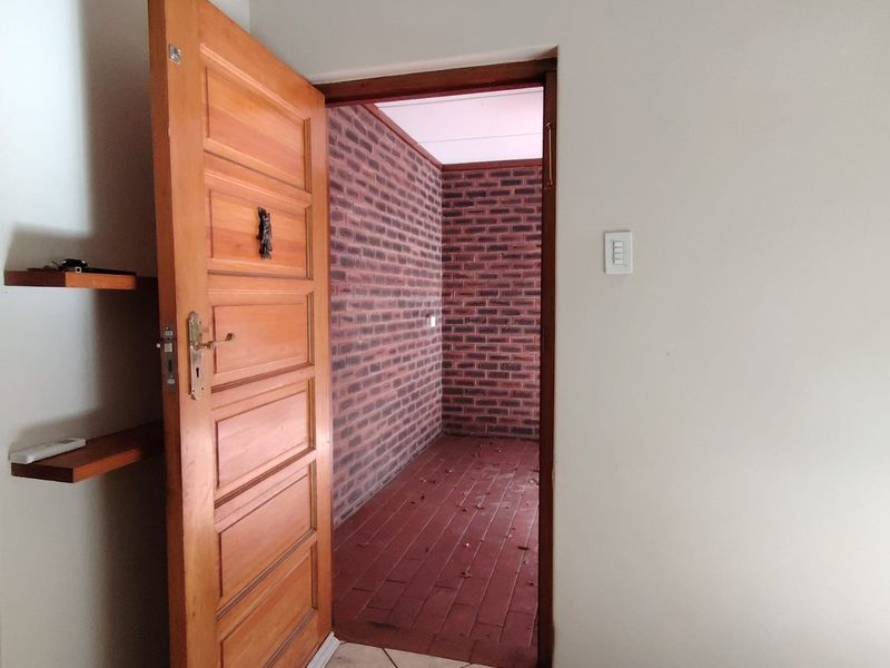 3 Bedroom Simplex to Let in Howick North - Photo 5