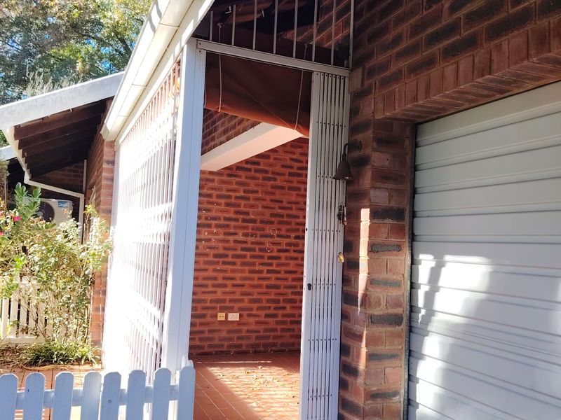 3 Bedroom Simplex to Let in Howick North - Photo 7