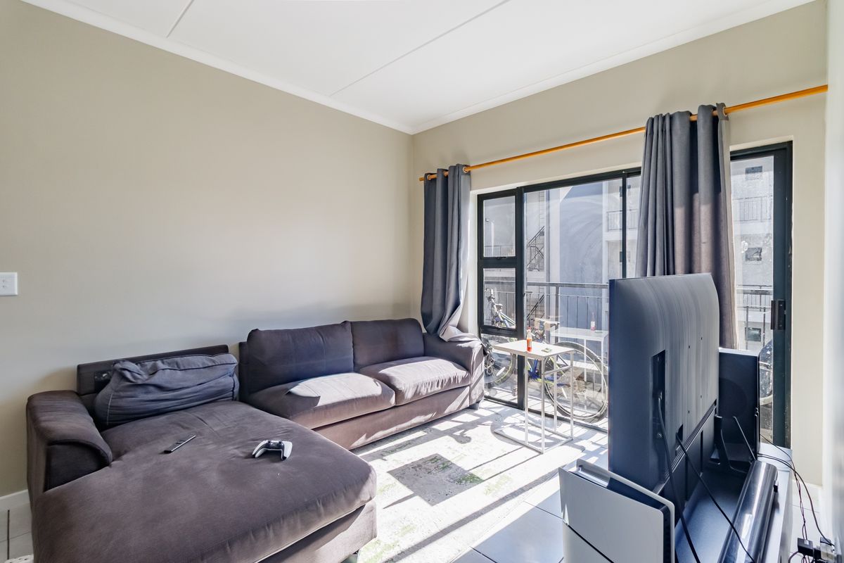 Modern Living In Prime Location - Photo 3