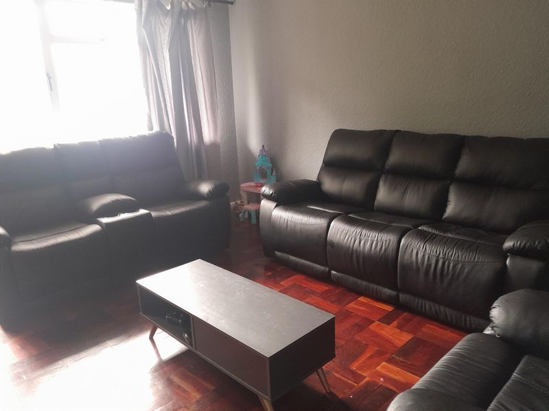 Kenilworth two bed unfurnished apartment - Photo 5