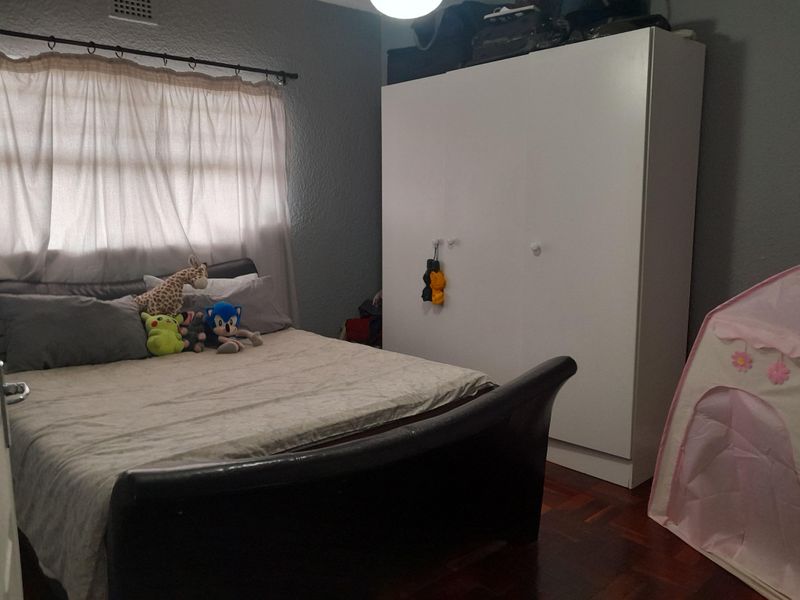 Kenilworth two bed unfurnished apartment - Photo 10