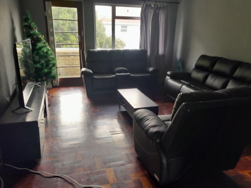 Kenilworth two bed unfurnished apartment - Photo 3