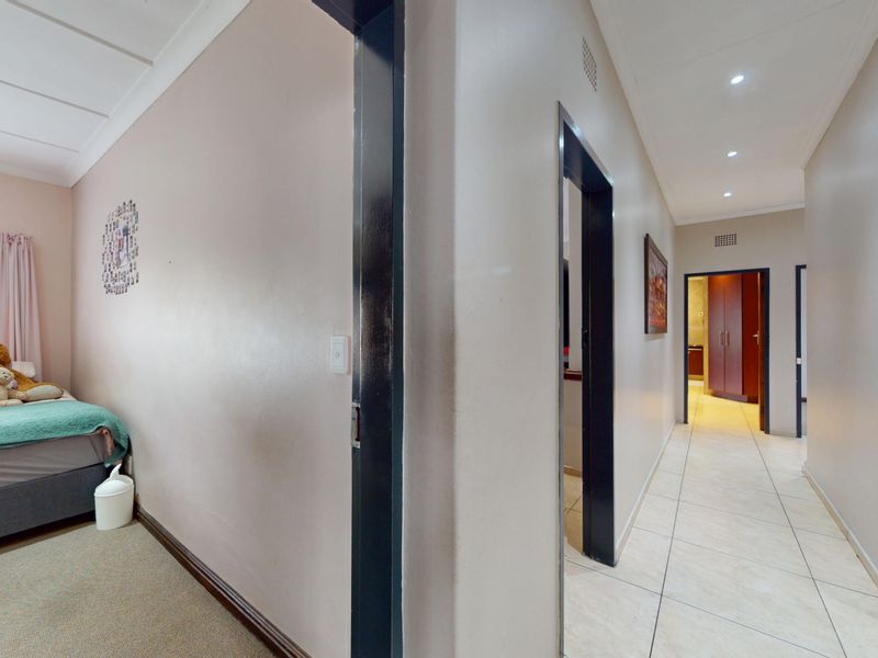 Exclusive Double Erf Masterpiece in Morganridge – A Rare Investment & Lifestyle Opportunity - Photo 4