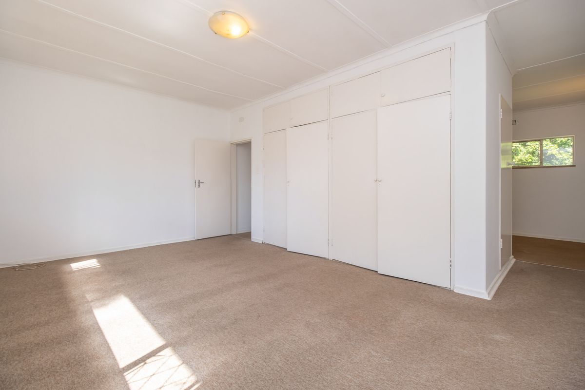 Spacious 1.5-Bedroom Duplex Garden Apartment for Rent | Prime Sandton Location - Photo 3