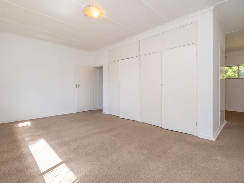 Spacious 1.5-Bedroom Duplex Garden Apartment for Rent | Prime Sandton Location - Photo 3