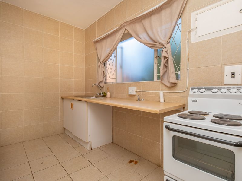 Spacious 1.5-Bedroom Duplex Garden Apartment for Rent | Prime Sandton Location - Photo 8
