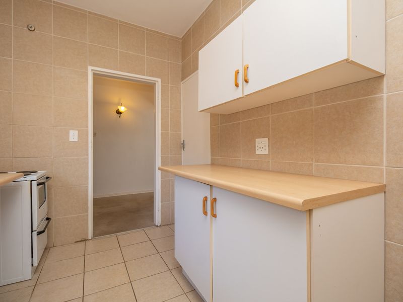 Spacious 1.5-Bedroom Duplex Garden Apartment for Sale | Prime Sandton Location - Photo 10