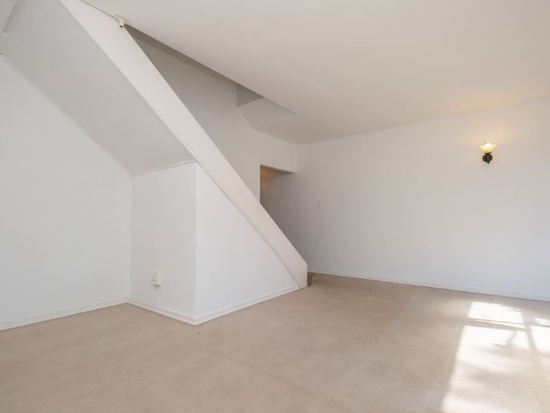 Spacious 1.5-Bedroom Duplex Garden Apartment for Sale | Prime Sandton Location - Photo 7