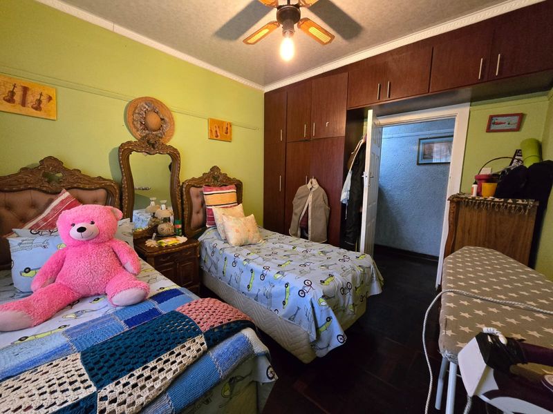 Spacious Family home with flatlet in a peaceful area - Photo 7