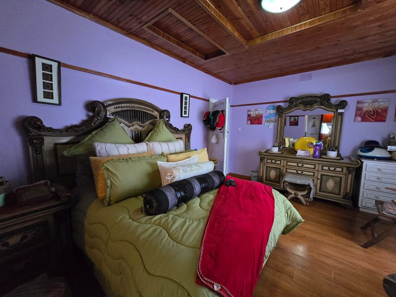 Spacious Family home with flatlet in a peaceful area - Photo 6
