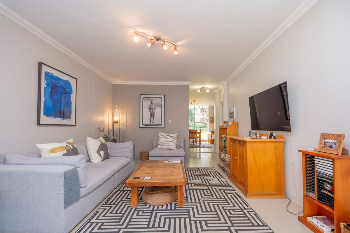Spacious 3 Bedroom Ground Floor Apartment with Private Garden – Prime Sandton Living - Photo 3