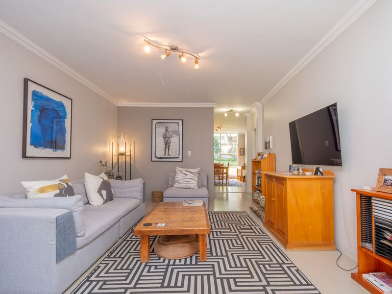 Spacious 3 Bedroom Ground Floor Apartment with Private Garden – Prime Sandton Living - Photo 3