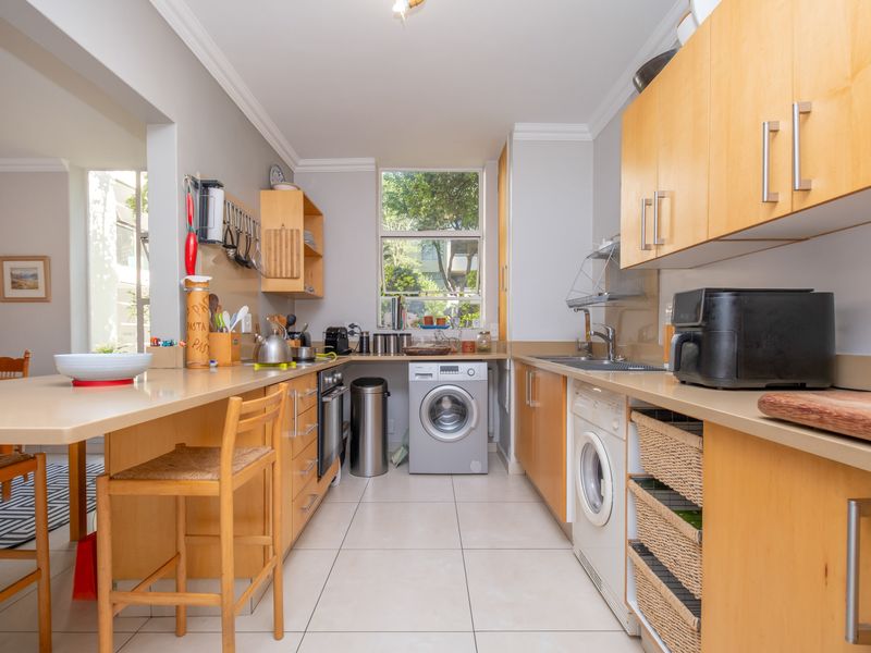 Spacious 3 Bedroom Ground Floor Apartment with Private Garden – Prime Sandton Living - Photo 8