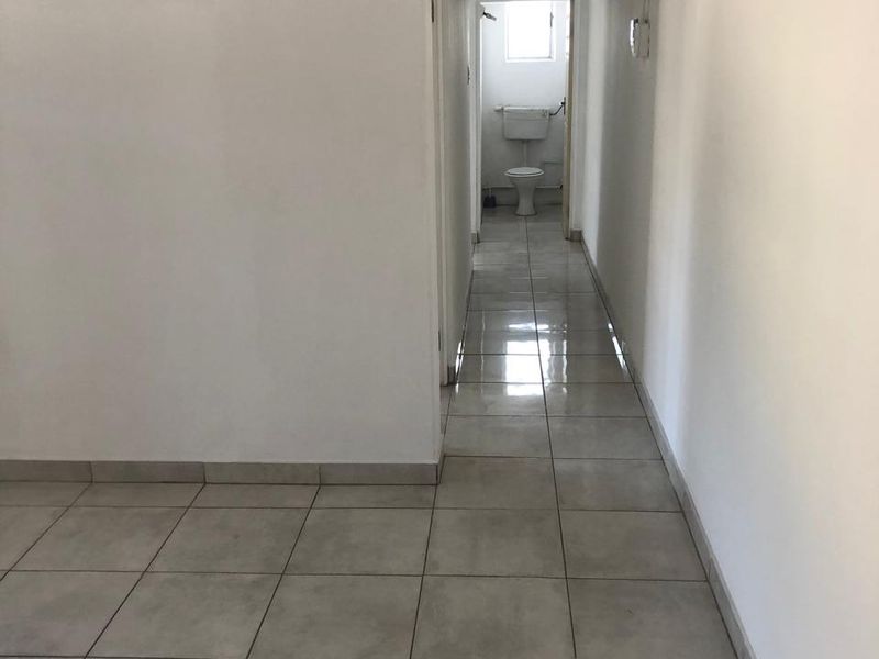 Pet Friendly 1.5 Bedroom flat to rent - Photo 6