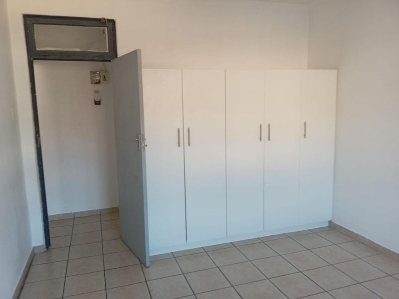 Pet Friendly 1.5 Bedroom flat to rent - Photo 4
