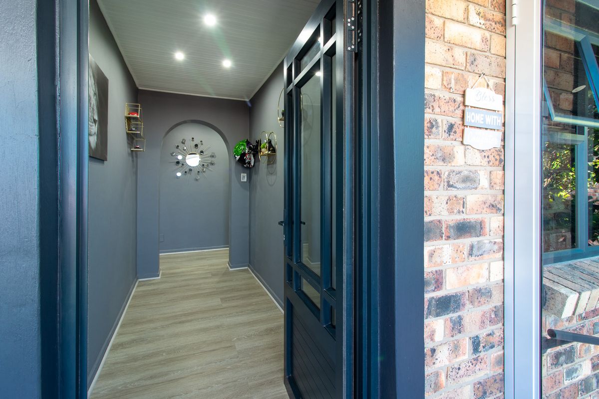 Immaculate Home wth Sea Views for Long-Term Rent - Photo 2