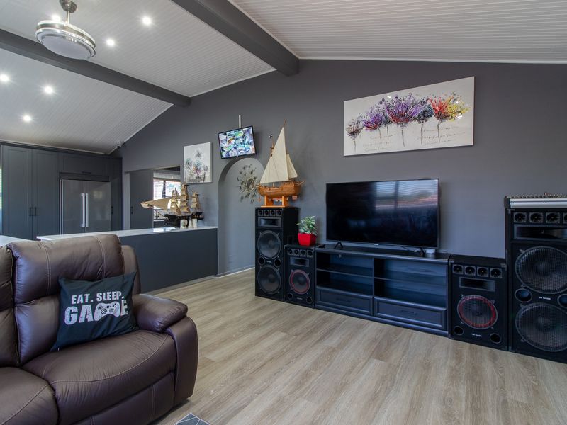 Immaculate Home wth Sea Views for Long-Term Rent - Photo 7