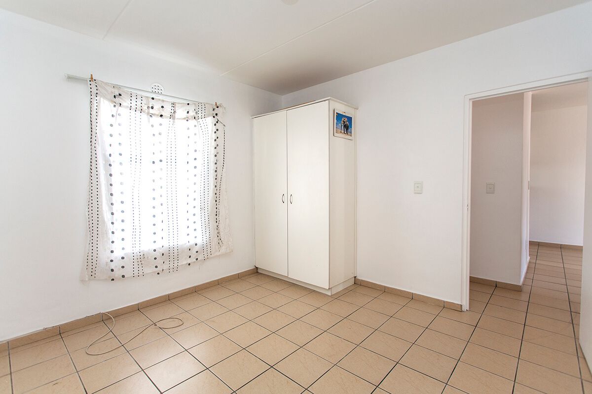 Apartment - Parklands East - Photo 2