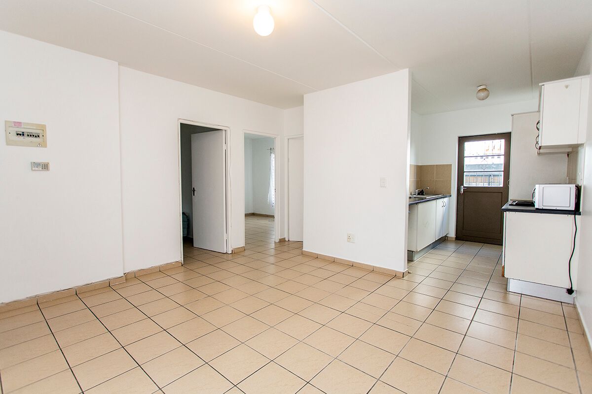 Apartment - Parklands East - Photo 4