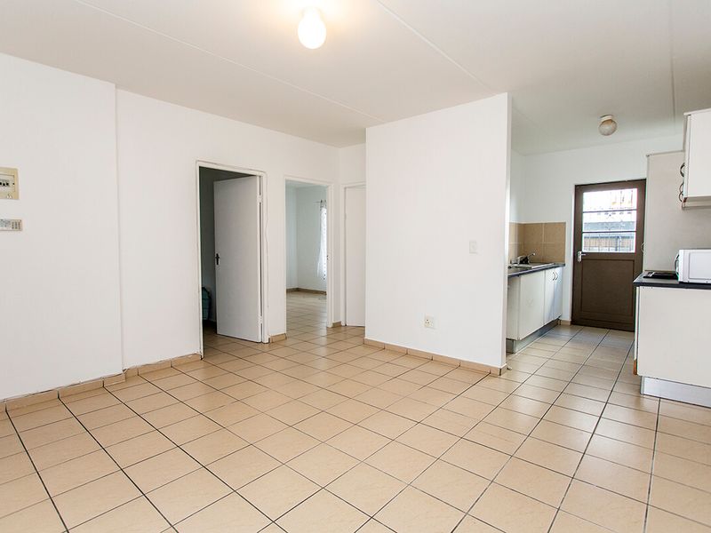 Apartment - Parklands East - Photo 4
