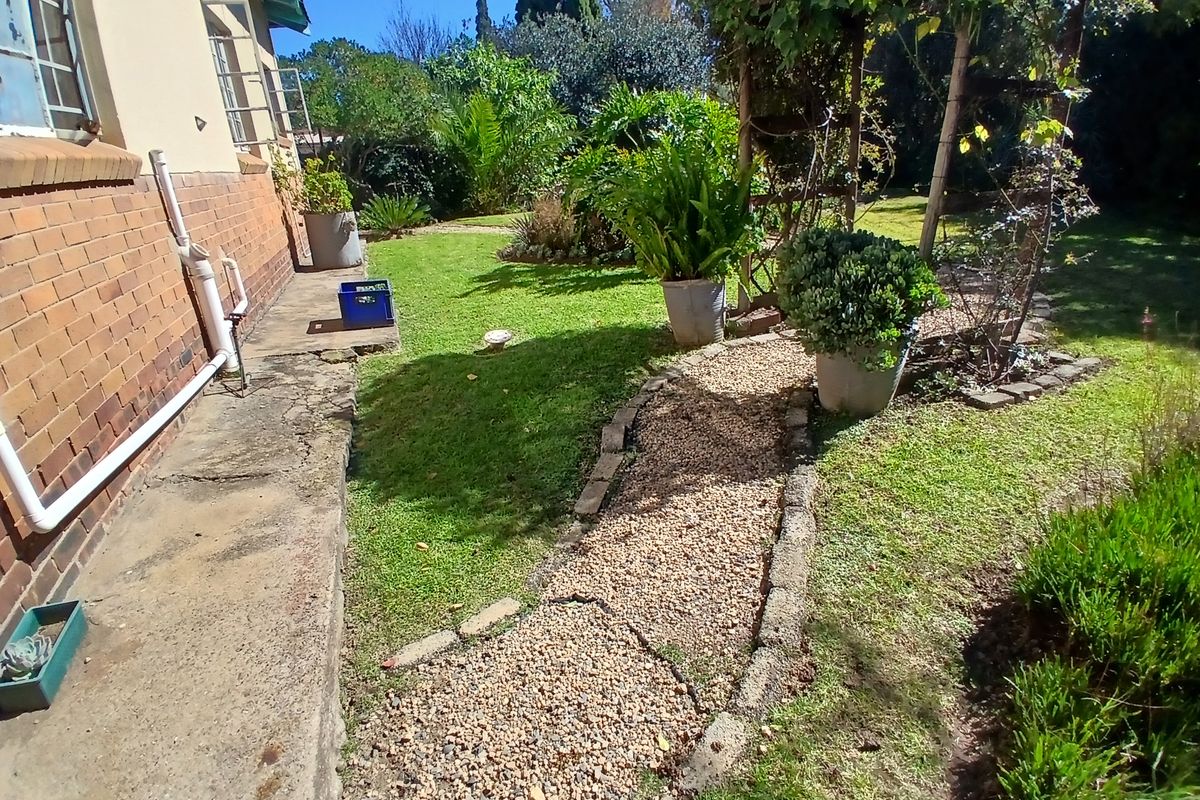 4-Bedroom Home with Orchard Garden and Flatlet - Photo 3