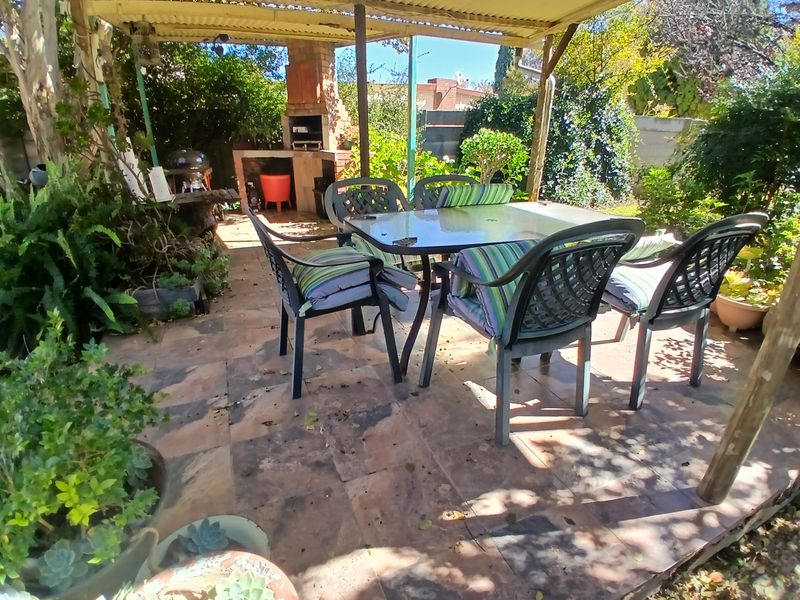 4-Bedroom Home with Orchard Garden and Flatlet - Photo 7