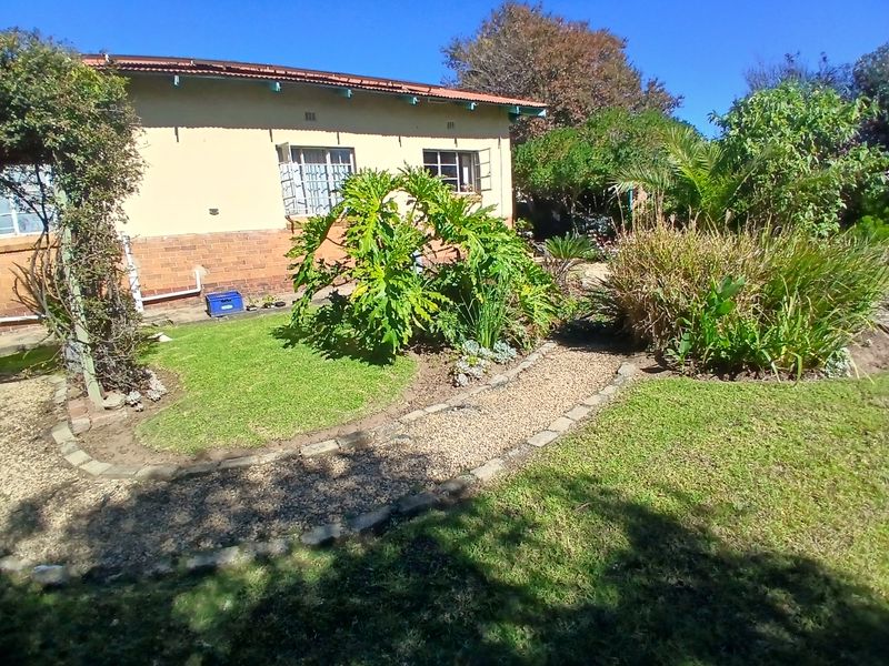 4-Bedroom Home with Orchard Garden and Flatlet - Photo 2