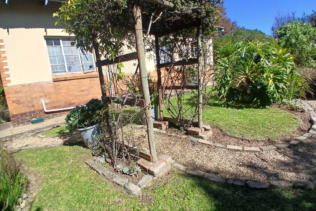 4-Bedroom Home with Orchard Garden and Flatlet - Photo 4
