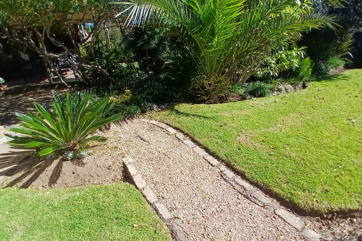 4-Bedroom Home with Orchard Garden and Flatlet - Photo 5