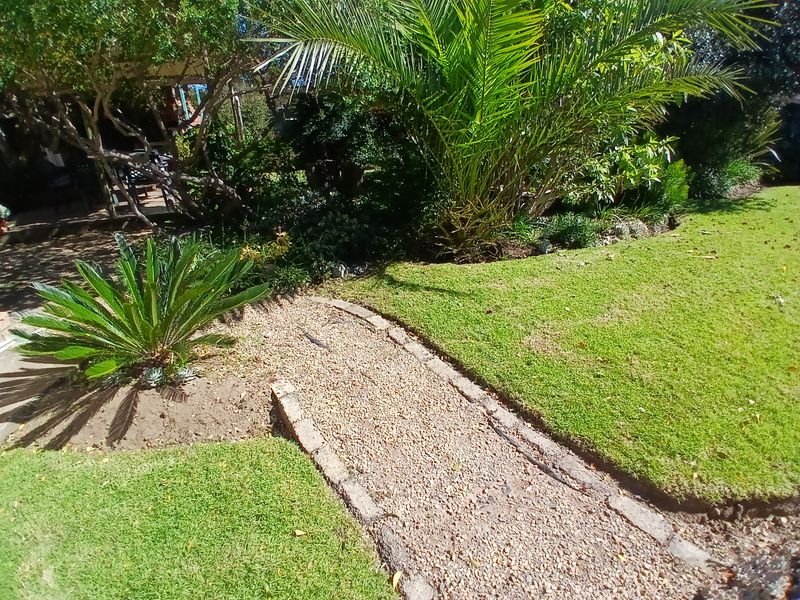 4-Bedroom Home with Orchard Garden and Flatlet - Photo 5