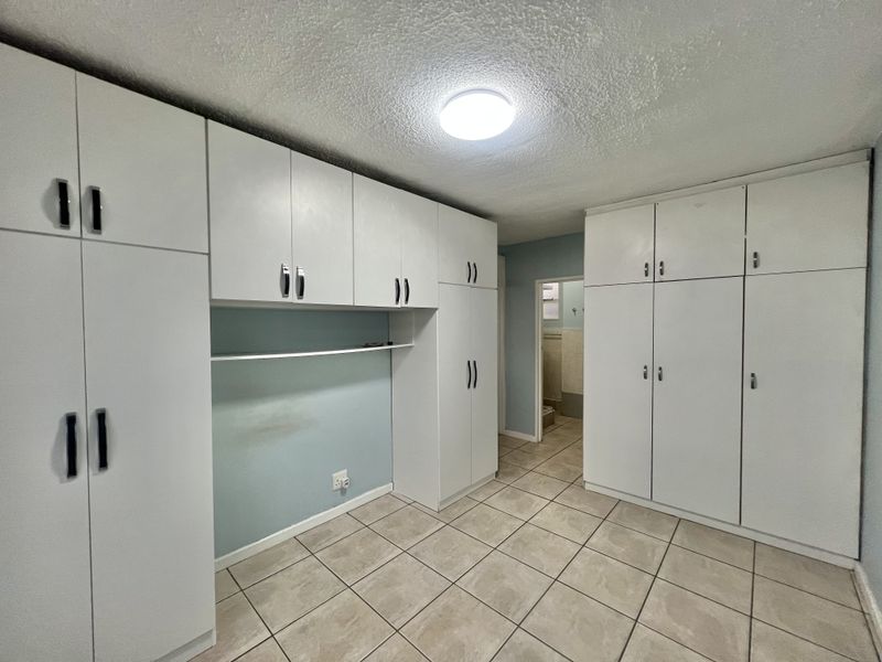 Bulwer One bedroom flat to let - Photo 8