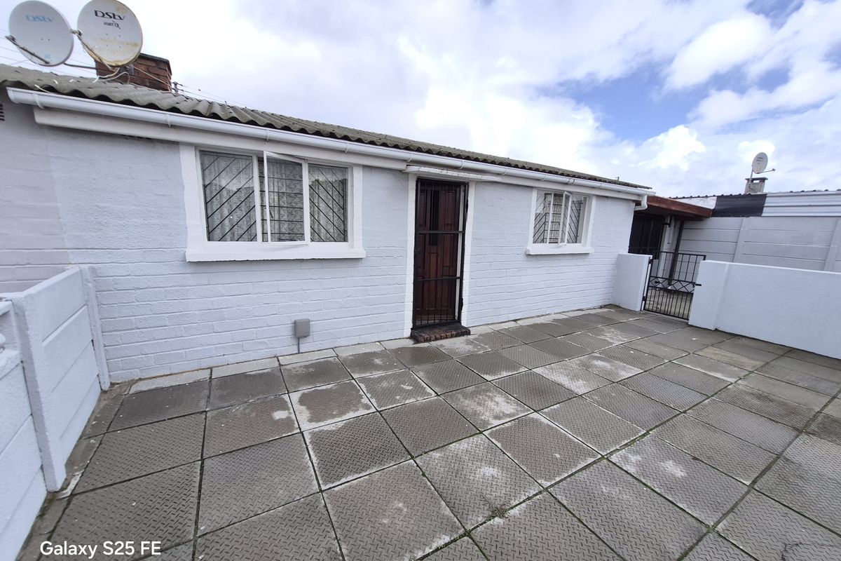 2 Bedroom home - Photo 3