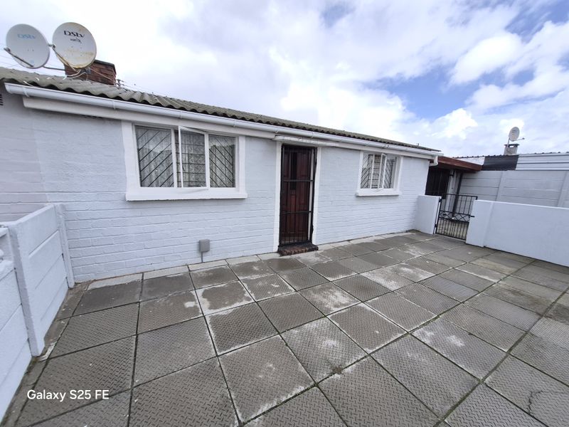 2 Bedroom home - Photo 3