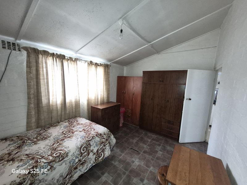 2 Bedroom home - Photo 8