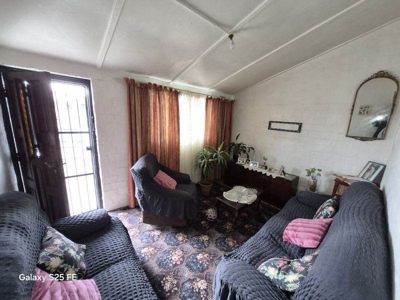 2 Bedroom home - Photo 7
