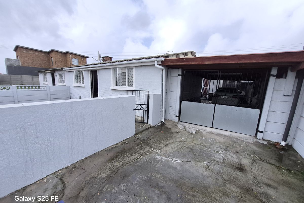 2 Bedroom home - Photo 2