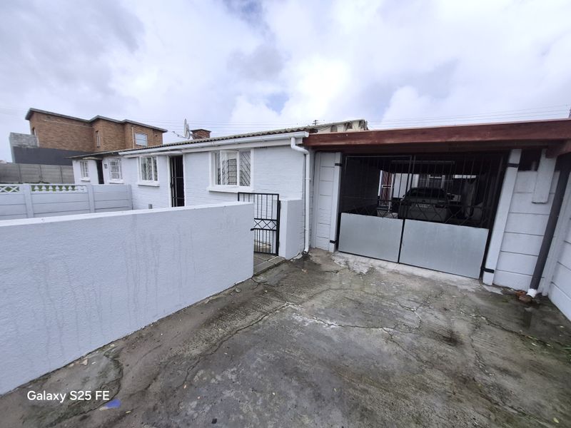 2 Bedroom home - Photo 2