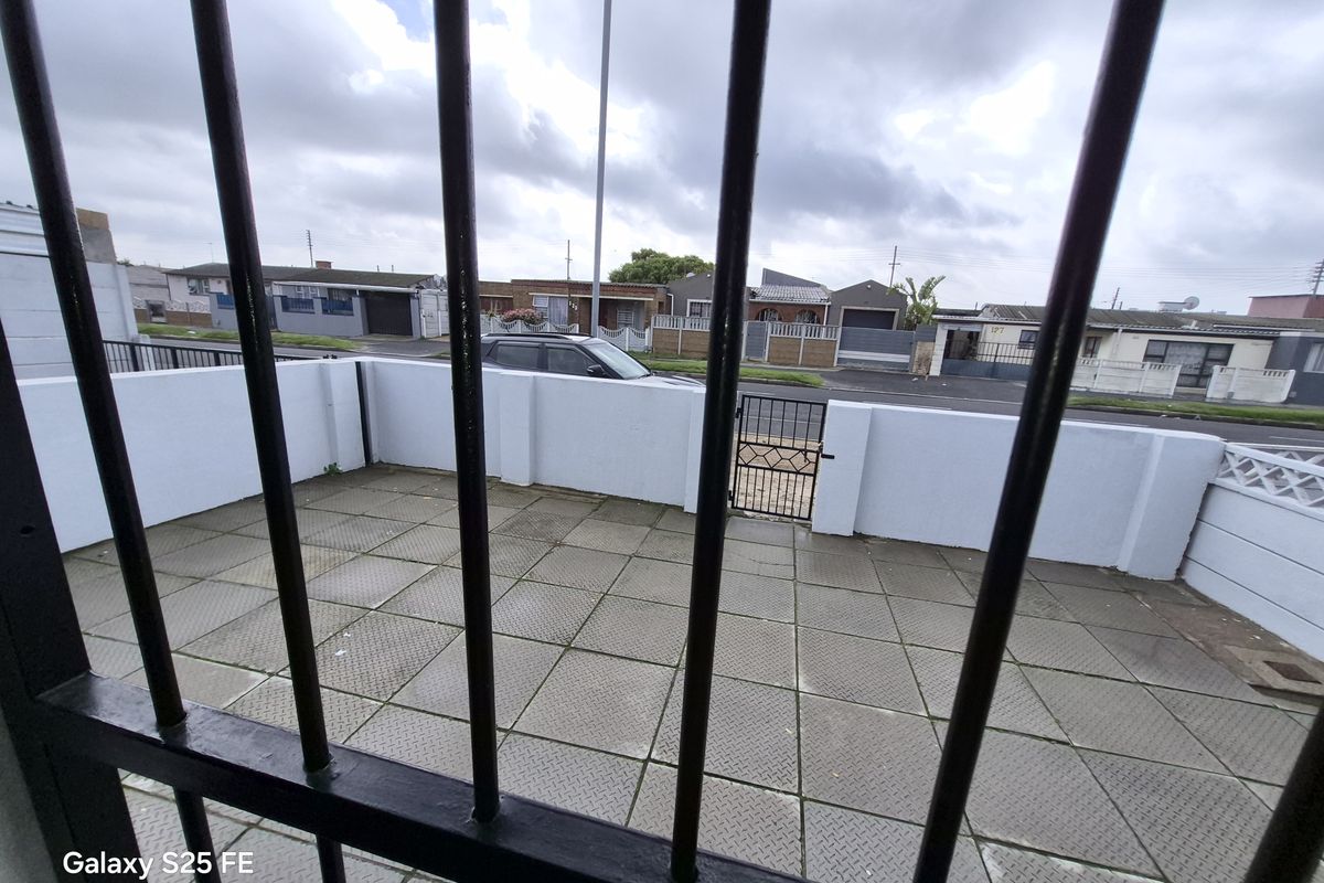 2 Bedroom home - Photo 5