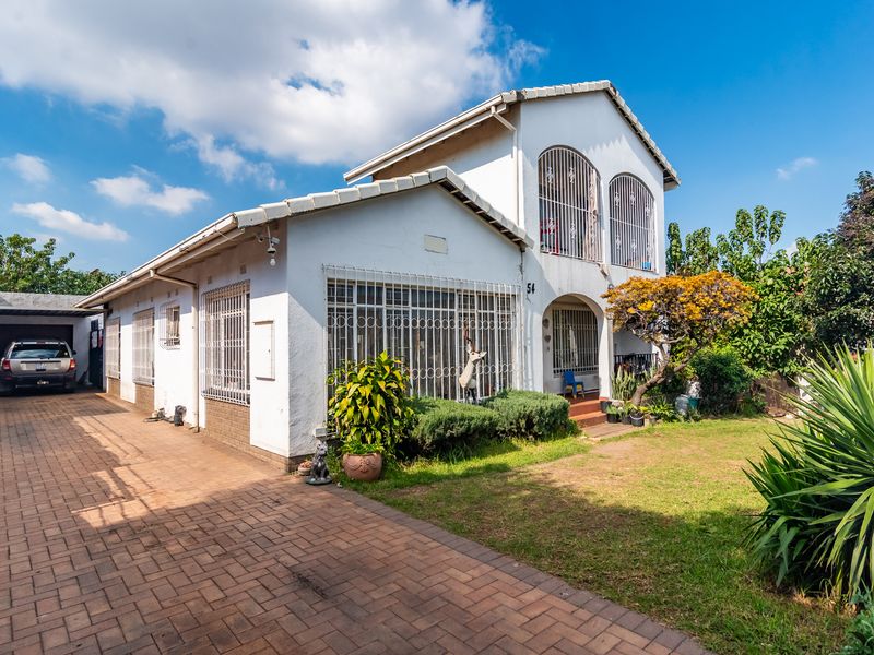 Large House With  Flatlets Close To Shoprite Centre - Photo 2