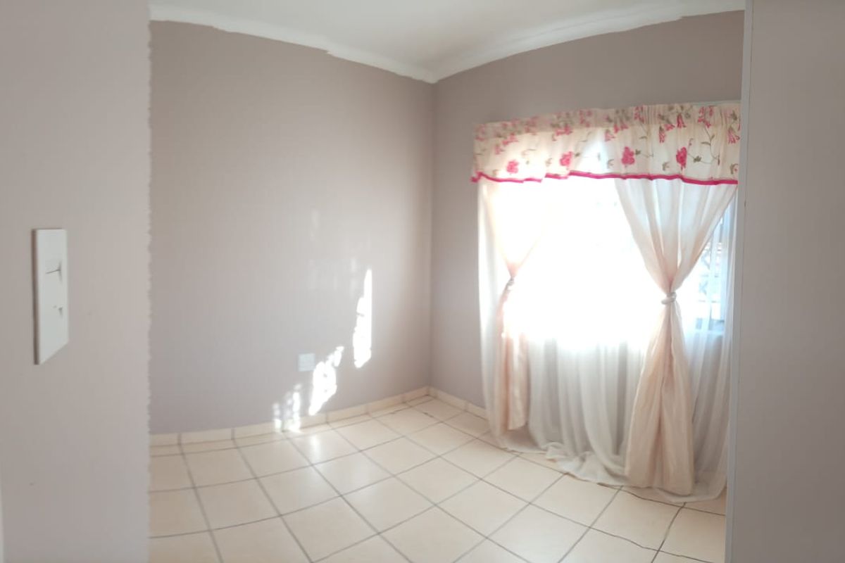 Freehold Rental Monthly In Potchefstroom - Photo 5