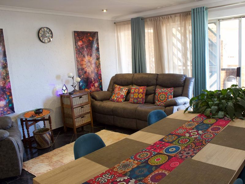 Beautiful 3 bedroom townhouse in Glen Marais - Photo 5