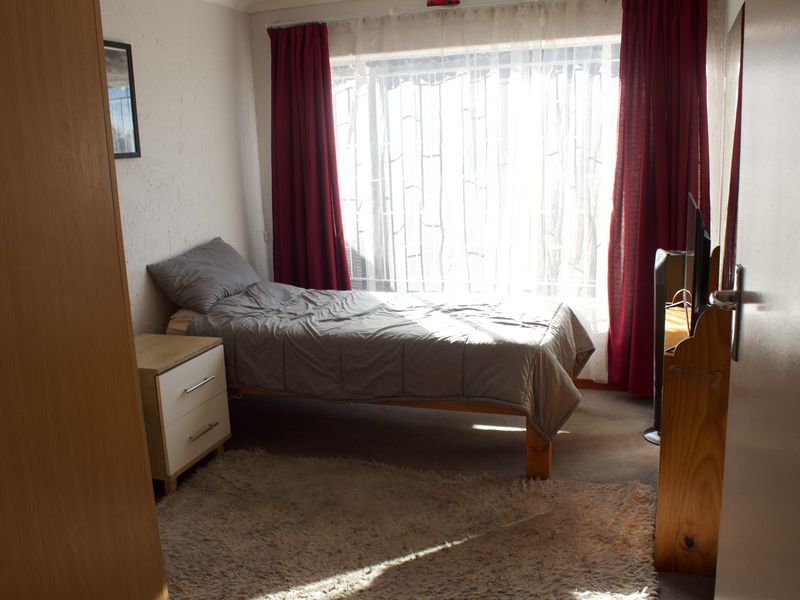 Beautiful 3 bedroom townhouse in Glen Marais - Photo 10