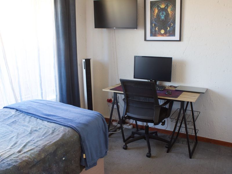 Beautiful 3 bedroom townhouse in Glen Marais - Photo 9