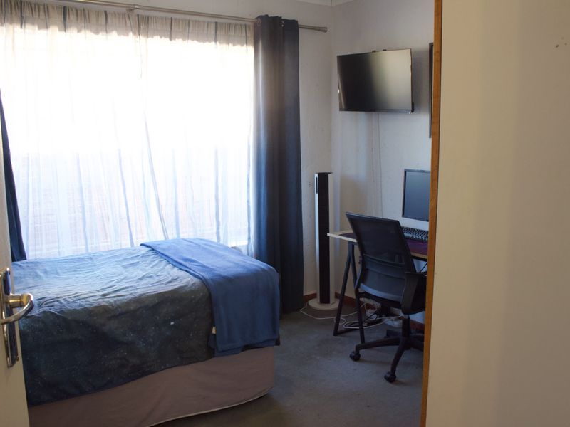 Beautiful 3 bedroom townhouse in Glen Marais - Photo 7