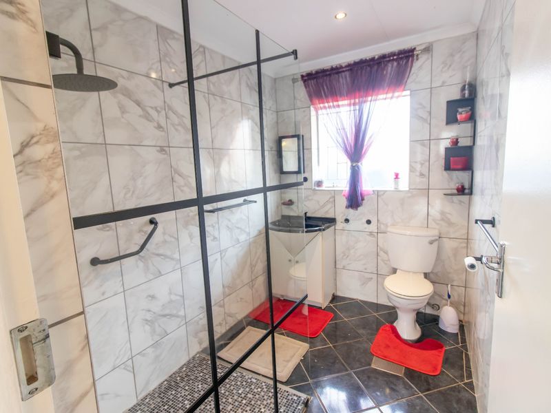 Beautiful 3 bedroom townhouse in Glen Marais - Photo 9