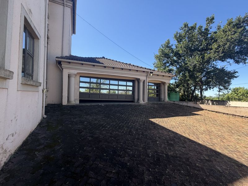 Exclusive Mansion for sale , in Louis Trichardt . - Photo 8
