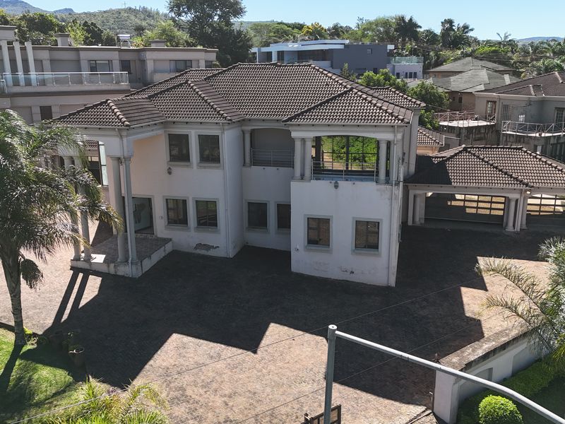 Exclusive Mansion for sale , in Louis Trichardt . - Photo 4