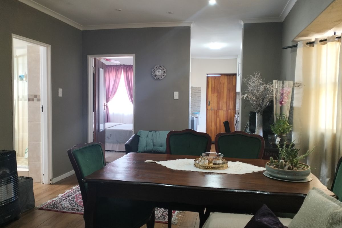 Modern 2-Bedroom Apartment in Secure Complex - Photo 3